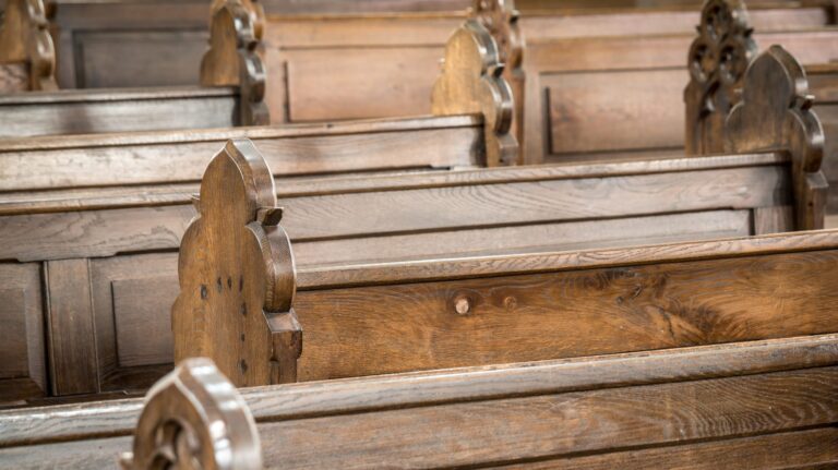 Abusos de poder y conciencia en la Iglesia católica (II). Una reparación no solo económica