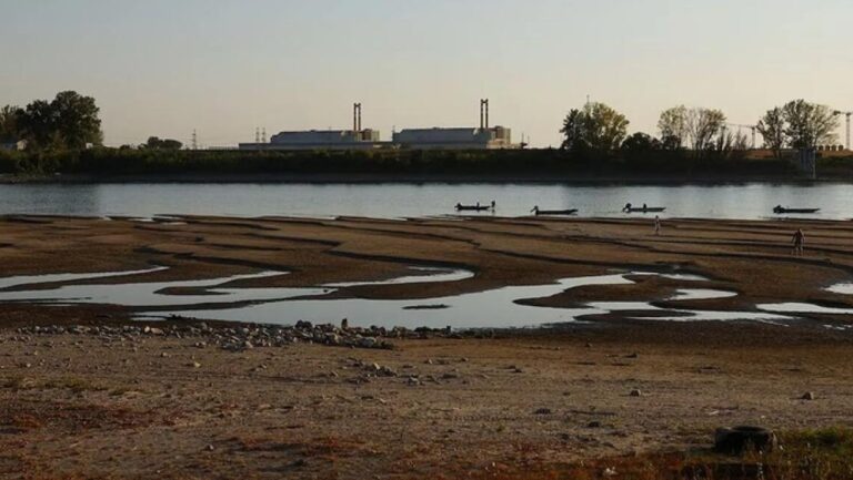La sequía en el Danubio y las medusas colapsan la generación nuclear en Europa