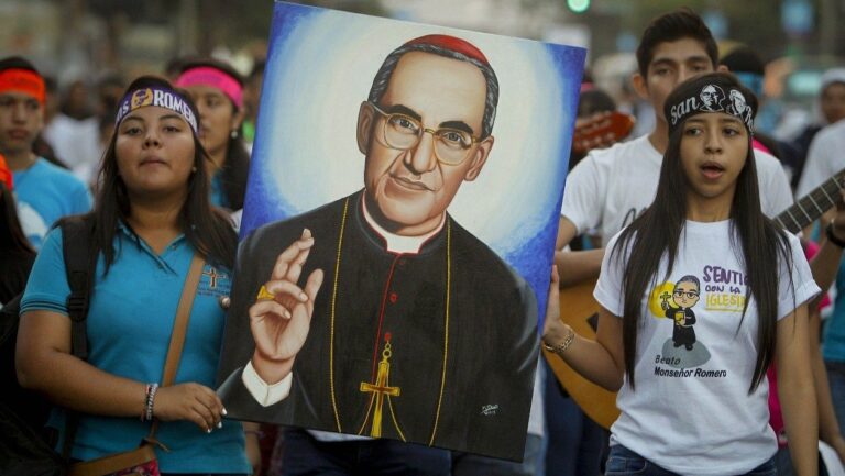 Mons. Romero: No le vayamos a quitar al pueblo lo más valioso