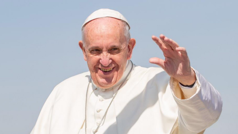 Una iglesia sinodal en constante evolución: las contribuciones del Papa Francisco a la eclesiología