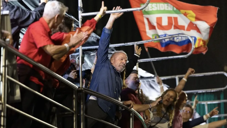 Tras unas elecciones históricas, Brasil saldrá adelante si todos, también la Iglesia, arriman el hombro