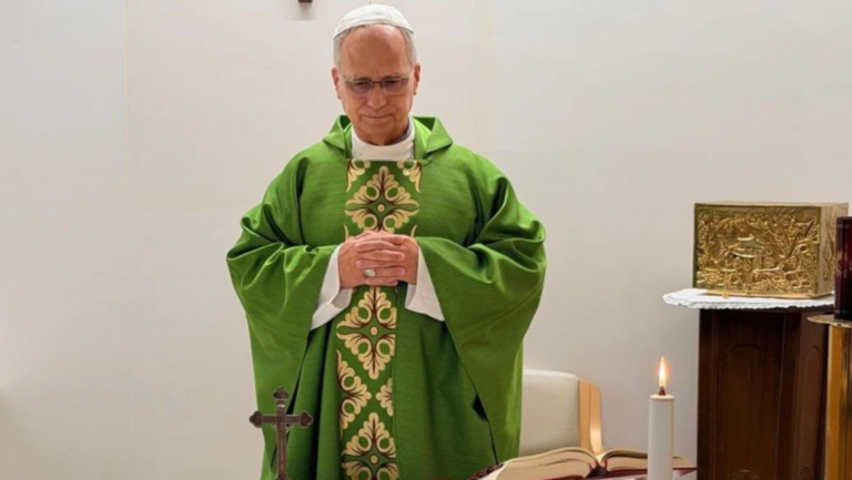 El diálogo como camino hacia la unidad: una reflexión sobre el llamamiento del Papa León XIV a la Iglesia.